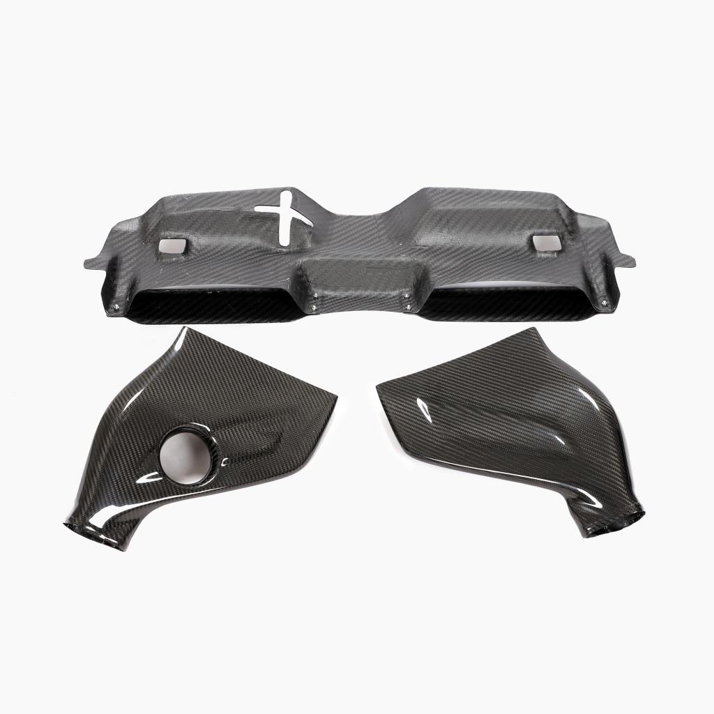 ST Style Prepreg Carbon Fiber Air Intake Filter Cover for Mercedes Benz C63 W204 Facelift (2011-2015)