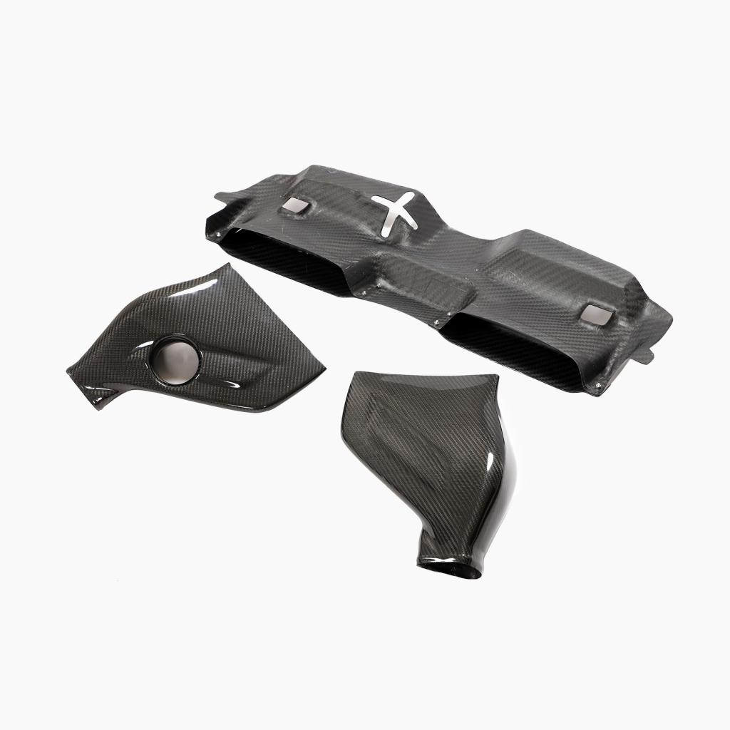 ST Style Prepreg Carbon Fiber Air Intake Filter Cover for Mercedes Benz C63 W204 Facelift (2011-2015)