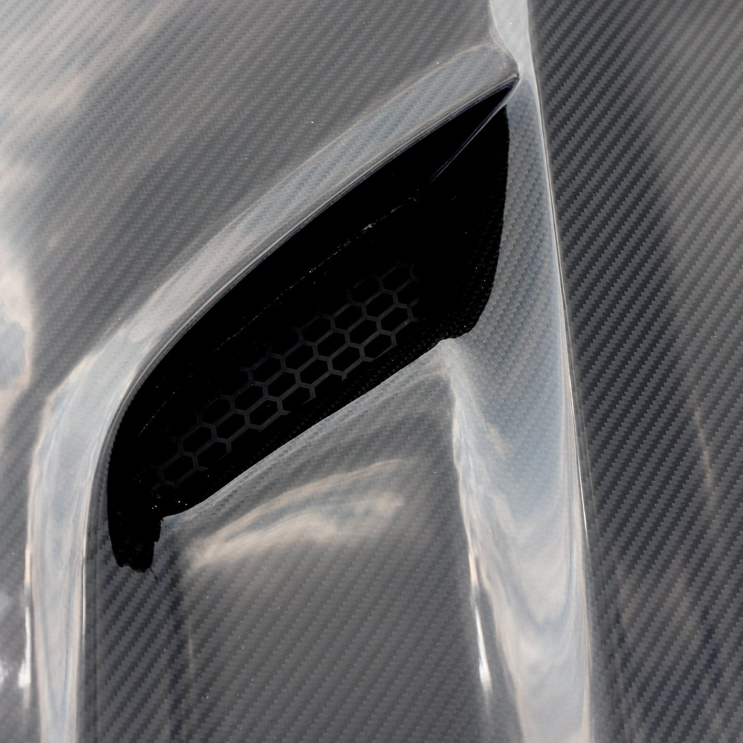 ST Style Carbon Fiber Hood for BMW 8 Series G14/G15/G16 (2019+)