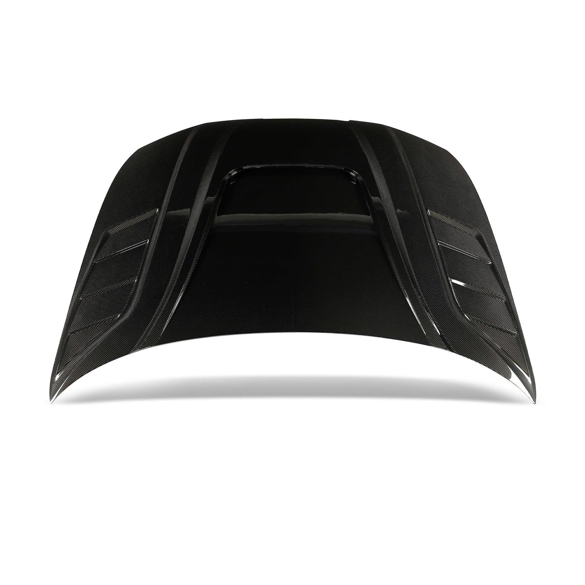 RS6 C8 carbon hood surface and contour, vehicle shot