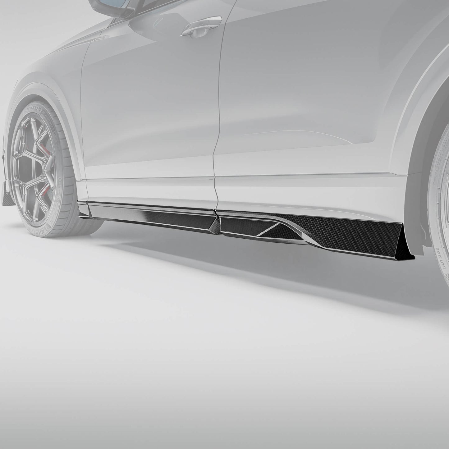 Carbon fiber side skirt for Audi RSQ8 4M Pre-LCI, close-up detail of the weave and edge