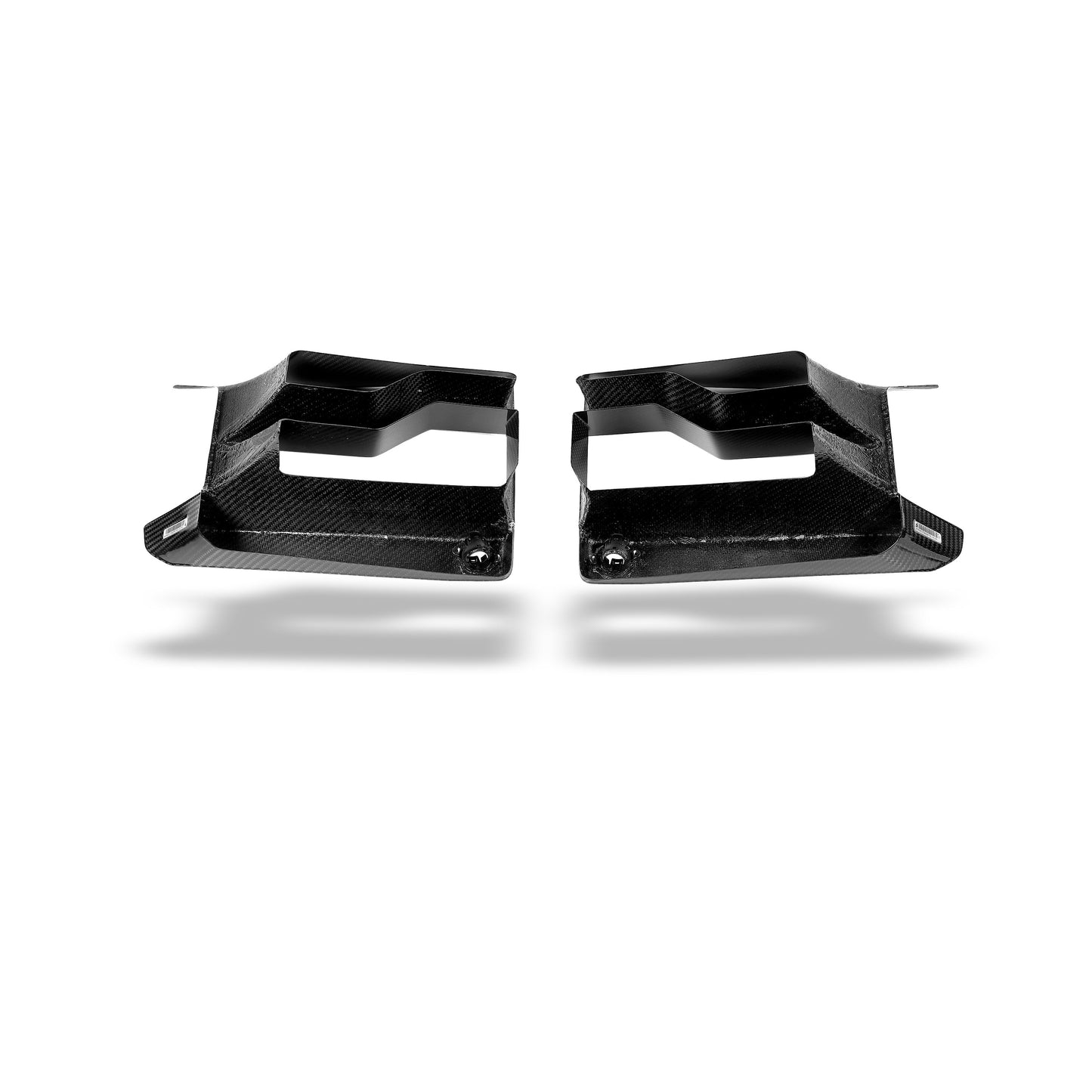 BMW M2 G87 carbon front inlet contour and edge detail