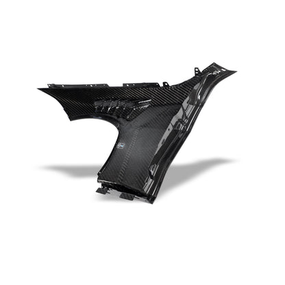 BMW M4 G82 carbon fiber front fender lower edge detail