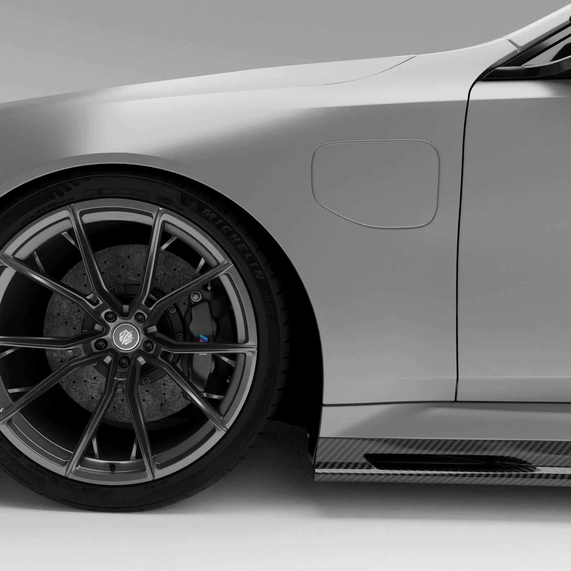 BMW M5 G90 carbon side skirts, complete panel view