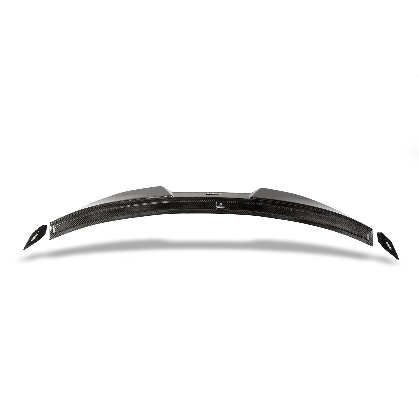 BMW M5 G90 carbon fiber spoiler three-piece layout detail