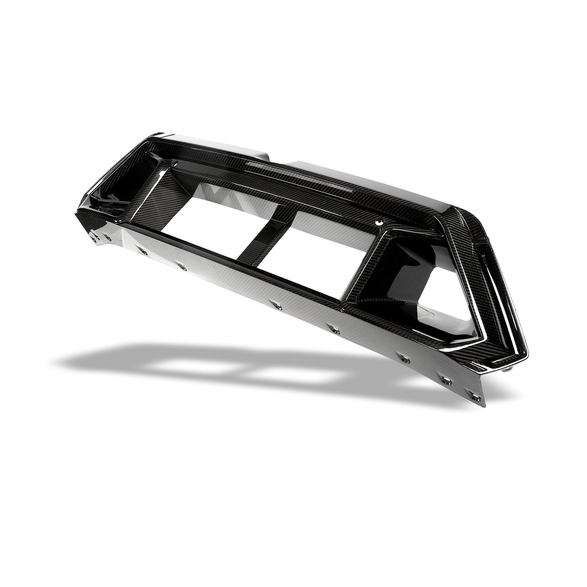 Carbon fiber bumper vent fitment edge on BMW M5 G99