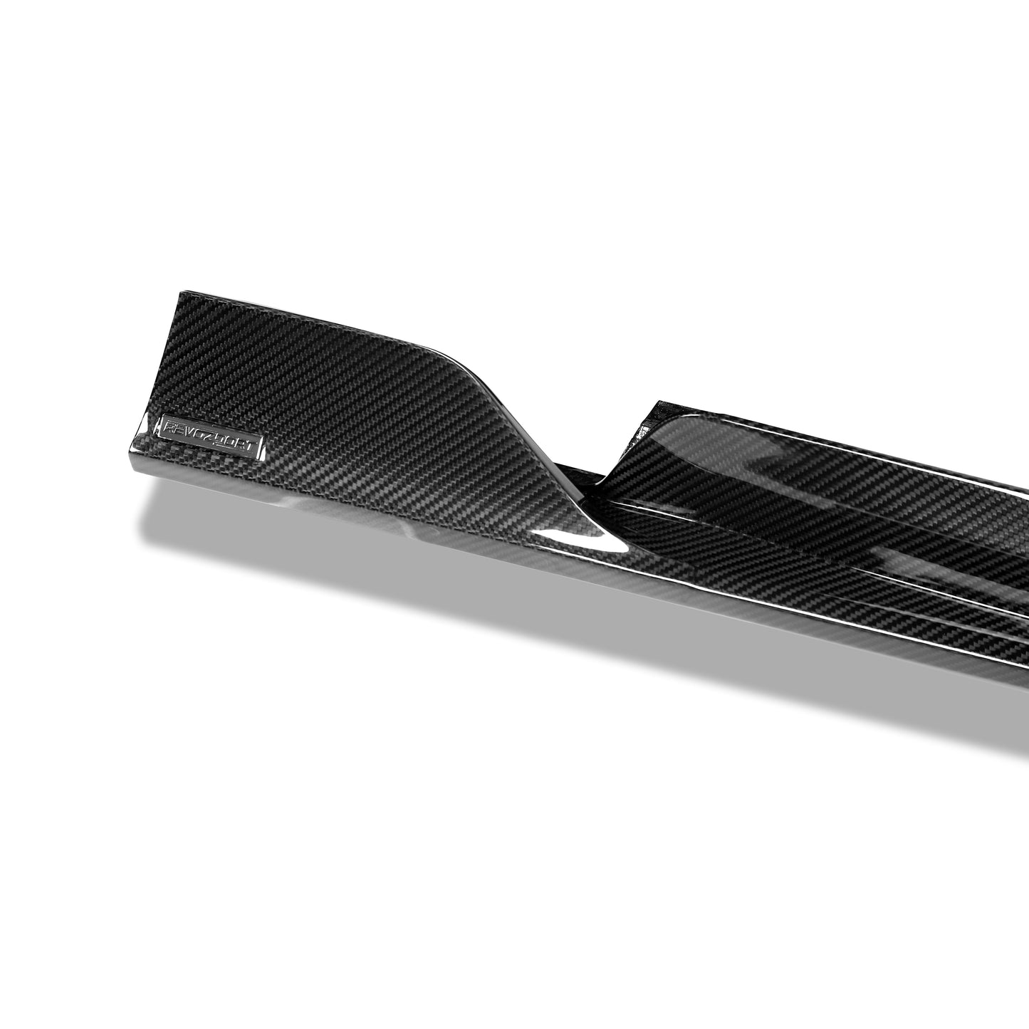 Carbon weave finish of BMW M5 G99 side skirt