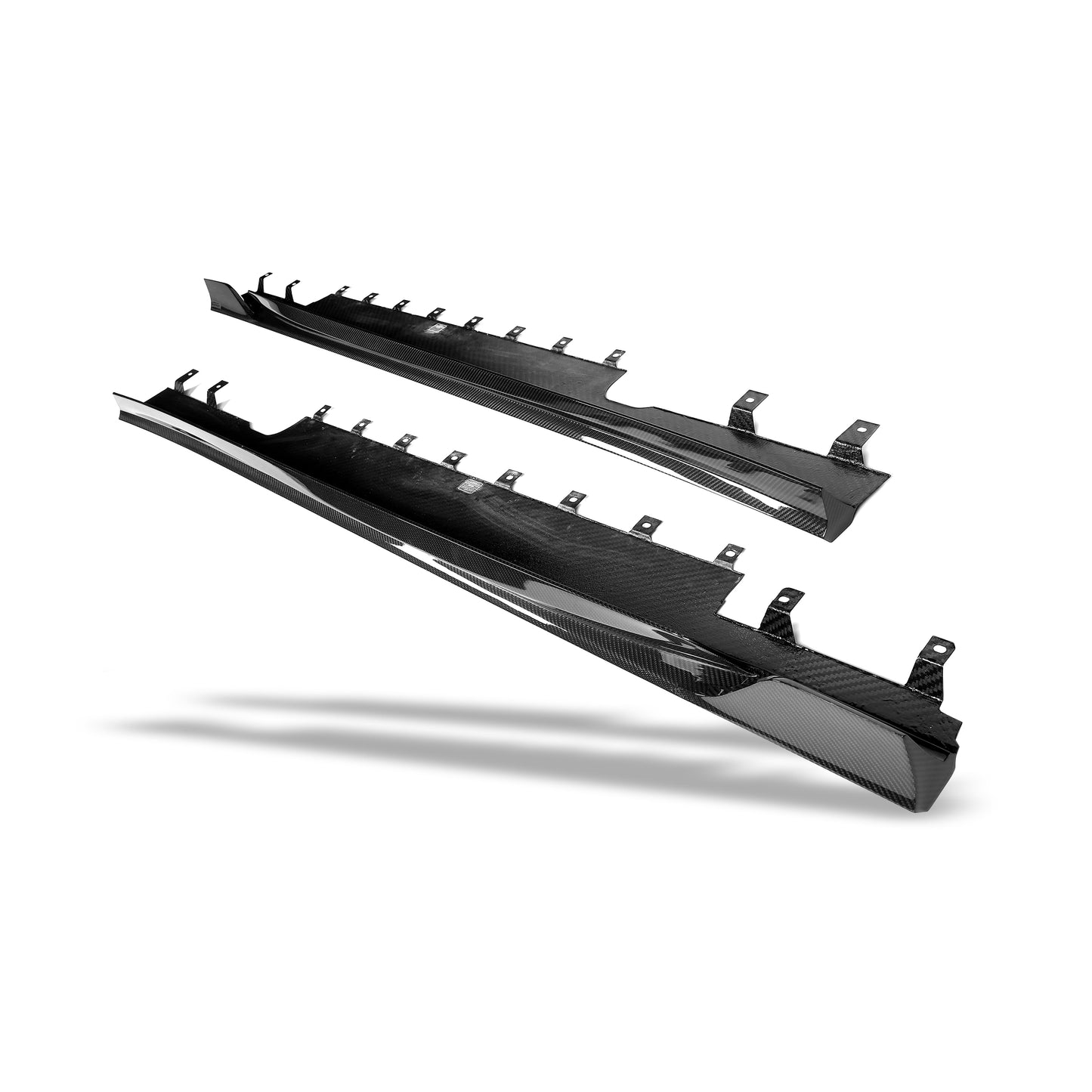 BMW M5 G99 carbon side skirt edge and contour view