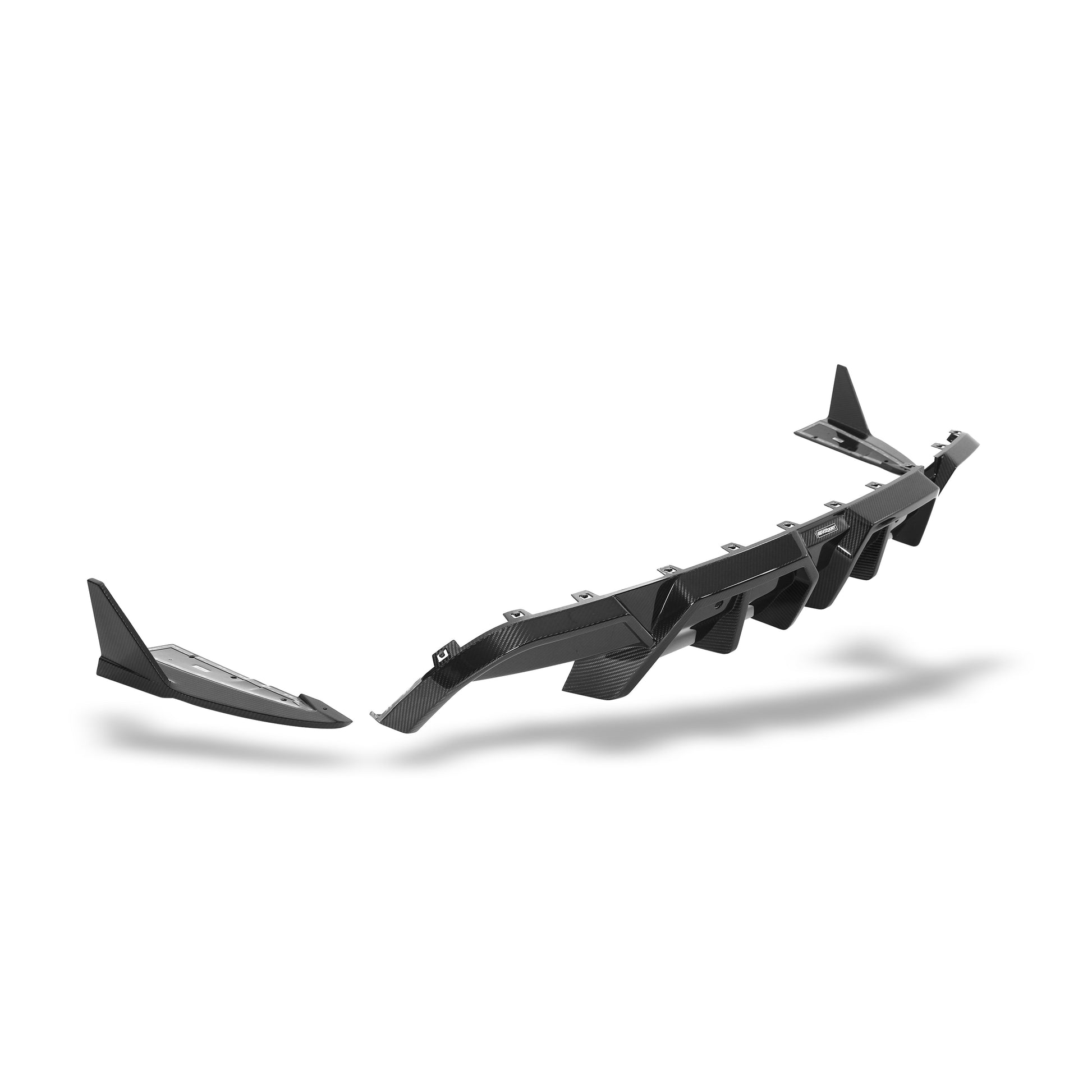 BMW X5M F95 LCI carbon fiber rear diffuser lower edge detail
