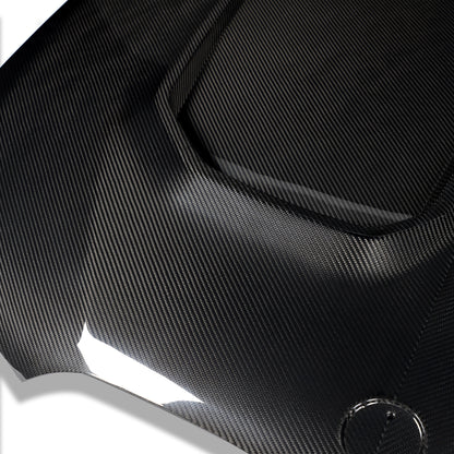 Carbon fiber hood center ridge detail for BMW X6M F96 LCI