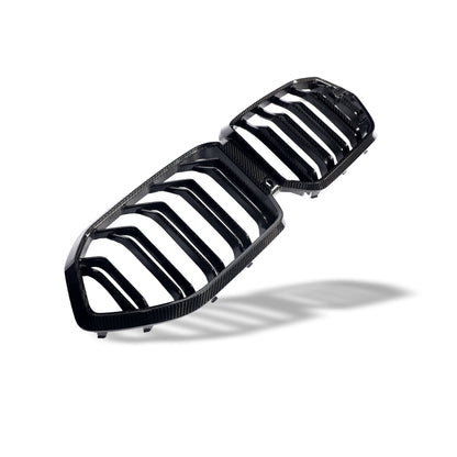 Angled view of the X6M F96 carbon fiber front grille