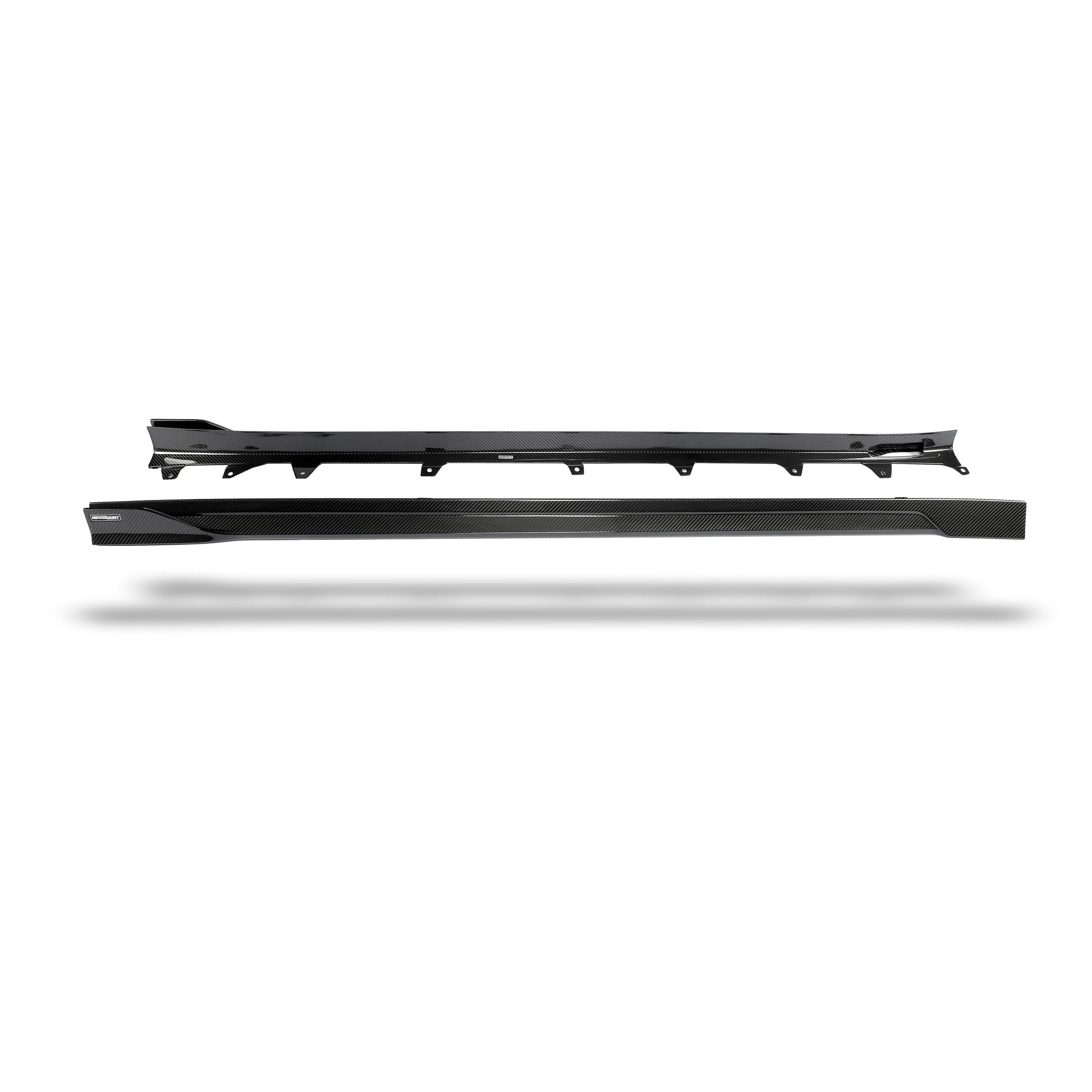 BMW X4M F98 LCI carbon fiber side skirt, lower body detail