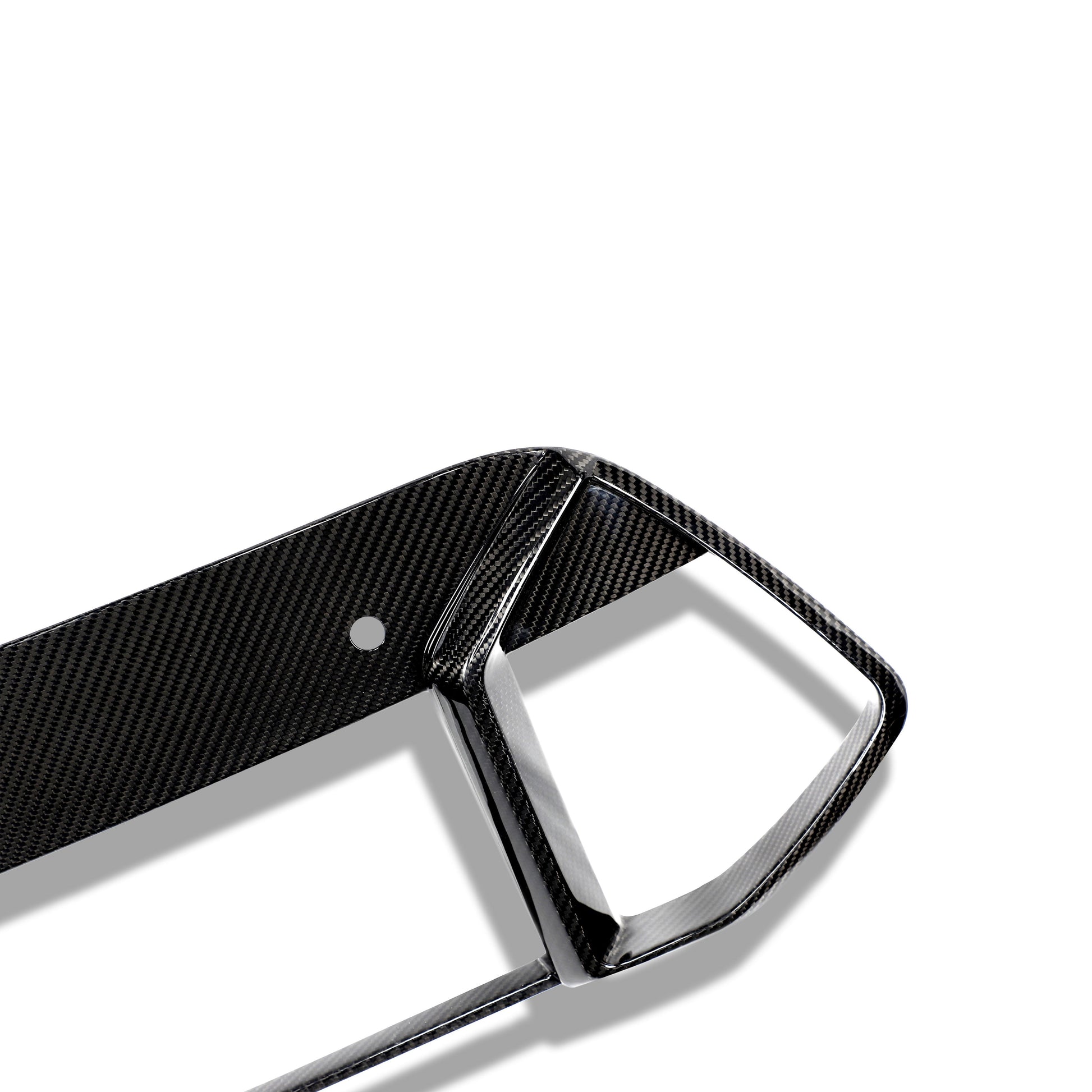 Lower front intake carbon trim profile for the BMW X6M F96