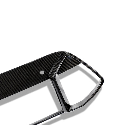 Lower front intake carbon trim profile for the BMW X6M F96