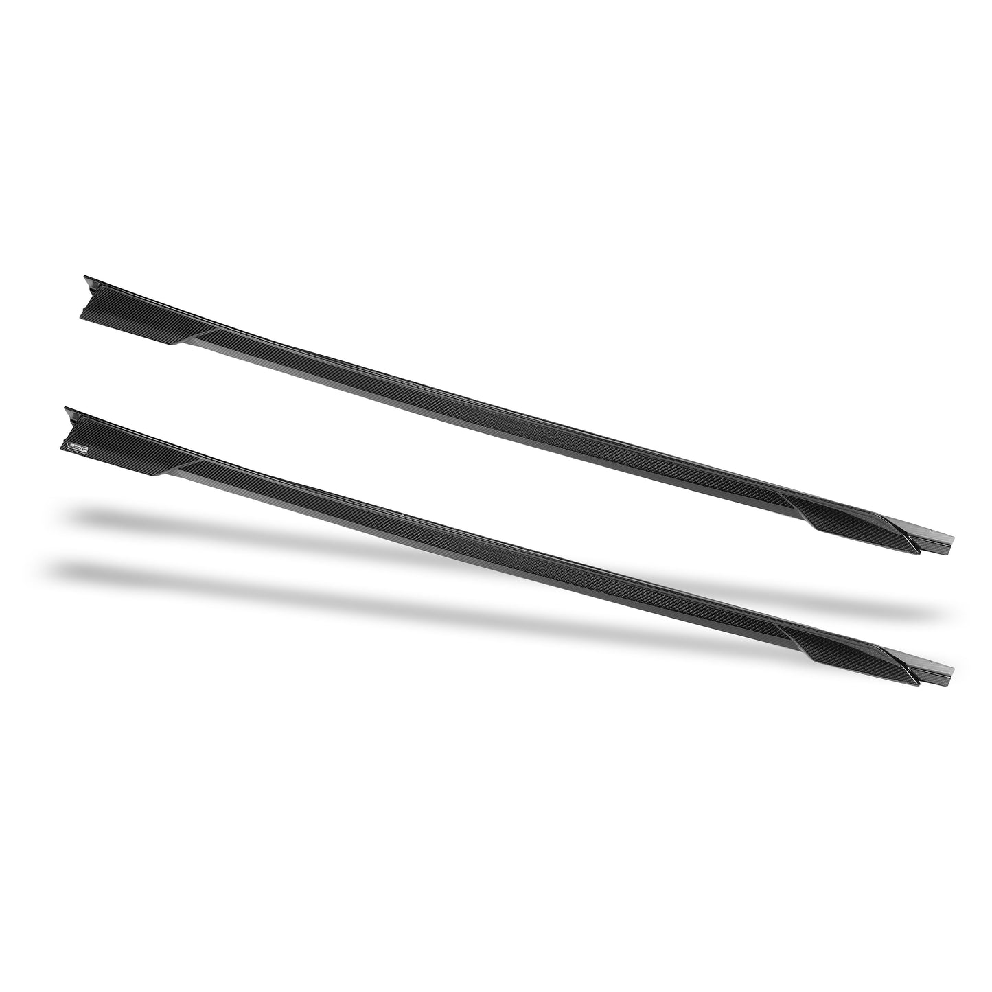 Angled view of the X6M F96 carbon fiber side skirt edge