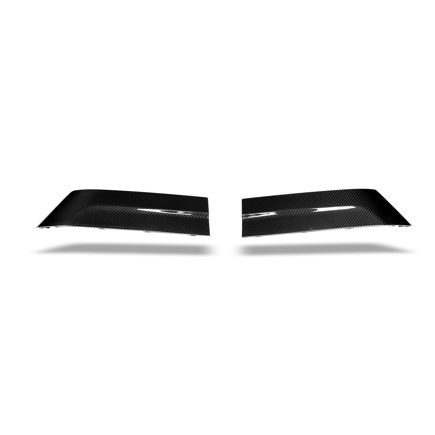X6M F96 Pre-LCI rear bumper splitter detail of the lower edge